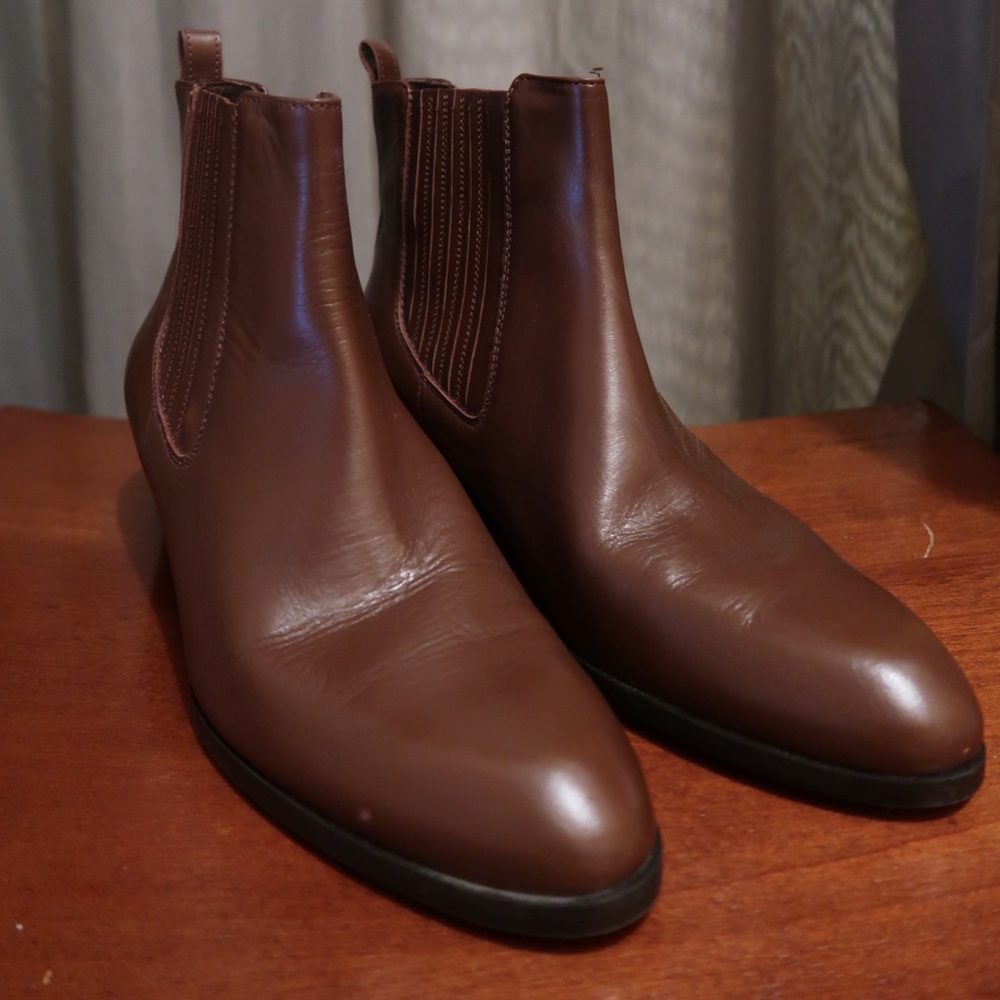Jcrew Chelsea boots. Made in Italy. Negotiable.